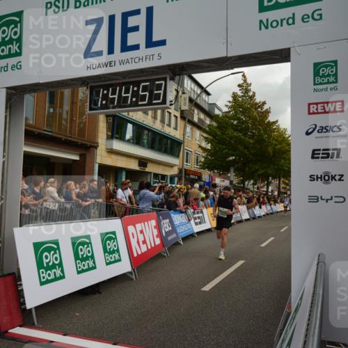 20.09.2026 - PSD Bank Halbmarathon LAZAROV Photography http://msf.ph/oto/10550851 20.09.2026 11:44:53 Ziel 1081, 1083, 1547, 1771, 2558, 2677, 3319, 4365, 4366 meine-sportfotos.de