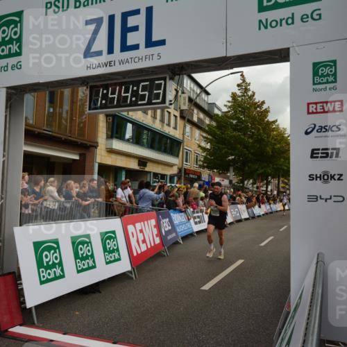 20.09.2026 - PSD Bank Halbmarathon LAZAROV Photography http://msf.ph/oto/10550852 20.09.2026 11:44:53 Ziel 1081, 1083, 1547, 1771, 2558, 2677, 3319, 4365, 4366 meine-sportfotos.de