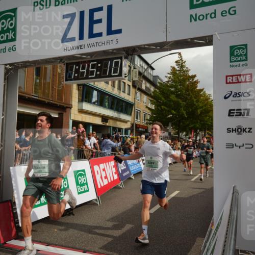 20.09.2026 - PSD Bank Halbmarathon LAZAROV Photography http://msf.ph/oto/10550885 20.09.2026 11:45:09 Ziel 1159, 1374, 1430, 2300, 2928, 2959, 3861, 3913, 3981, 4365, 4366 meine-sportfotos.de