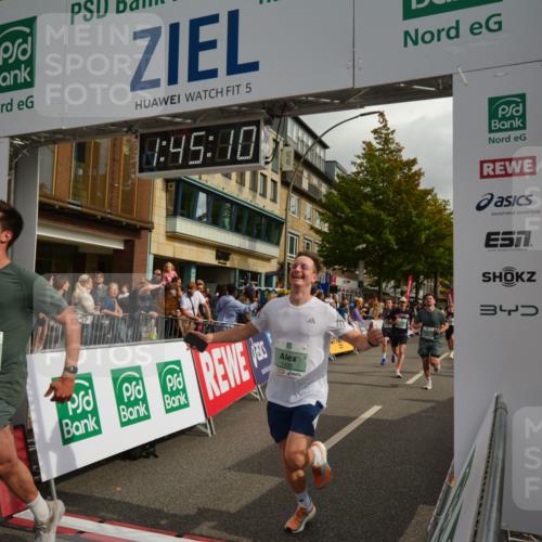 20.09.2026 - PSD Bank Halbmarathon LAZAROV Photography http://msf.ph/oto/10550886 20.09.2026 11:45:09 Ziel 1159, 1374, 1430, 2300, 2928, 2959, 3861, 3913, 3981, 4365, 4366 meine-sportfotos.de