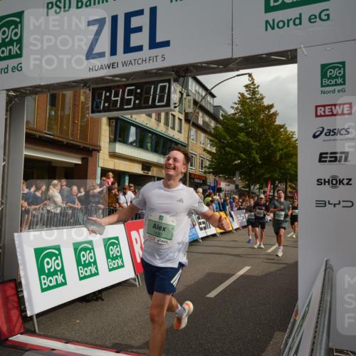 20.09.2026 - PSD Bank Halbmarathon LAZAROV Photography http://msf.ph/oto/10550887 20.09.2026 11:45:10 Ziel 1159, 1168, 1374, 1430, 2300, 2928, 2959, 3861, 3913, 3981 meine-sportfotos.de