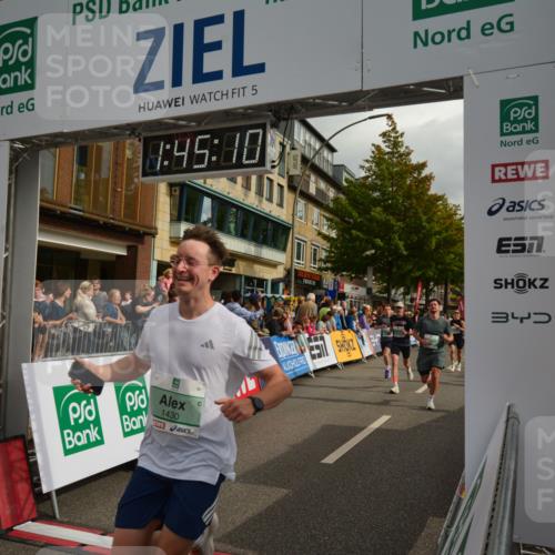 20.09.2026 - PSD Bank Halbmarathon LAZAROV Photography http://msf.ph/oto/10550888 20.09.2026 11:45:10 Ziel 1159, 1168, 1374, 1430, 2300, 2928, 2959, 3861, 3913, 3981 meine-sportfotos.de