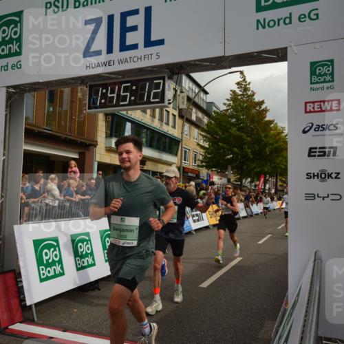 20.09.2026 - PSD Bank Halbmarathon LAZAROV Photography http://msf.ph/oto/10550893 20.09.2026 11:45:12 Ziel 1159, 1168, 1374, 1430, 2300, 2928, 2959, 3861, 3913, 3981 meine-sportfotos.de