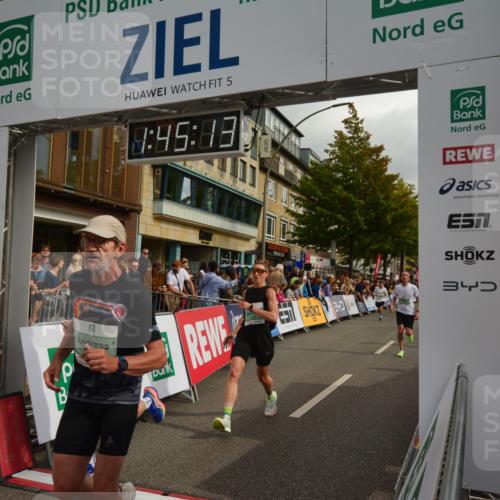 20.09.2026 - PSD Bank Halbmarathon LAZAROV Photography http://msf.ph/oto/10550897 20.09.2026 11:45:12 Ziel 1159, 1168, 1374, 1430, 2300, 2928, 2959, 3861, 3913, 3981 meine-sportfotos.de