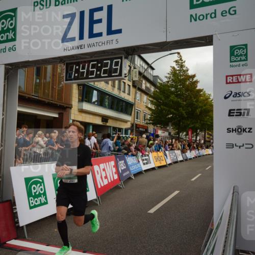 20.09.2026 - PSD Bank Halbmarathon LAZAROV Photography http://msf.ph/oto/10550934 20.09.2026 11:45:29 Ziel 1972, 2386, 2694, 3496, 3865, 3955, 4534, 4744, 4745 meine-sportfotos.de