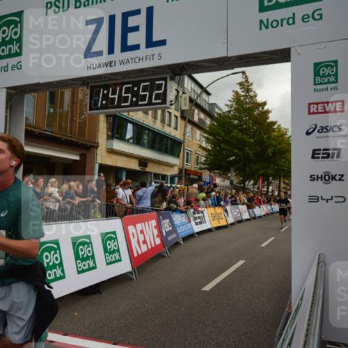 20.09.2026 - PSD Bank Halbmarathon LAZAROV Photography http://msf.ph/oto/10550970 20.09.2026 11:45:51 Ziel 1549, 2124, 2868, 3076, 3270, 3755, 4048, 4254, 4425, 4774 meine-sportfotos.de