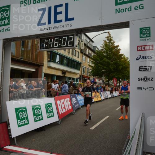 20.09.2026 - PSD Bank Halbmarathon LAZAROV Photography http://msf.ph/oto/10550991 20.09.2026 11:46:02 Ziel 1549, 1800, 2124, 2276, 2281, 3076, 3681, 4048, 4425, 4472, 4774 meine-sportfotos.de