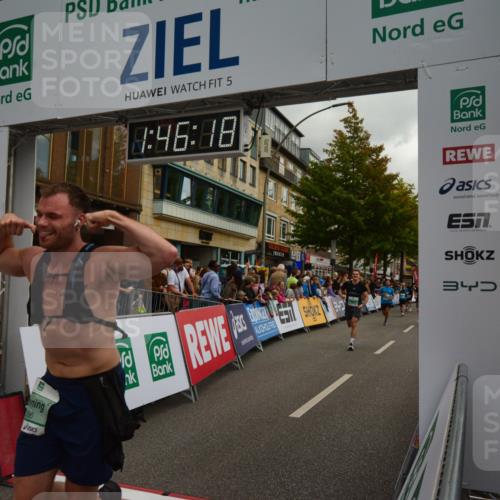 20.09.2026 - PSD Bank Halbmarathon LAZAROV Photography http://msf.ph/oto/10551032 20.09.2026 11:46:17 Ziel 1637, 1800, 1860, 2042, 2066, 2171, 2175, 2276, 2281, 2374, 2524, 2680, 2769, 2977, 3366, 3565, 3602, 3626, 3681, 4687 meine-sportfotos.de