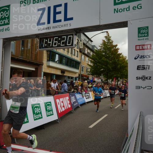 20.09.2026 - PSD Bank Halbmarathon LAZAROV Photography http://msf.ph/oto/10551036 20.09.2026 11:46:20 Ziel 1637, 1860, 2042, 2066, 2171, 2175, 2281, 2374, 2524, 2680, 2769, 2778, 2977, 3366, 3565, 3602, 3626, 4387, 4687 meine-sportfotos.de