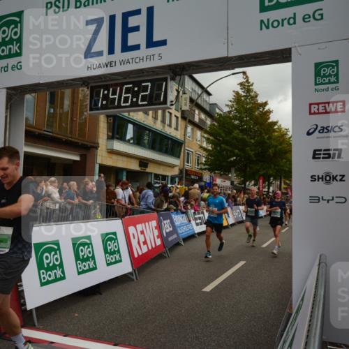 20.09.2026 - PSD Bank Halbmarathon LAZAROV Photography http://msf.ph/oto/10551037 20.09.2026 11:46:20 Ziel 1637, 1860, 2042, 2066, 2171, 2175, 2281, 2374, 2524, 2680, 2769, 2778, 2977, 3366, 3565, 3602, 3626, 4387, 4687 meine-sportfotos.de