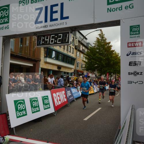 20.09.2026 - PSD Bank Halbmarathon LAZAROV Photography http://msf.ph/oto/10551038 20.09.2026 11:46:20 Ziel 1637, 1860, 2042, 2066, 2171, 2175, 2281, 2374, 2524, 2680, 2769, 2778, 2977, 3366, 3565, 3602, 3626, 4387, 4687 meine-sportfotos.de