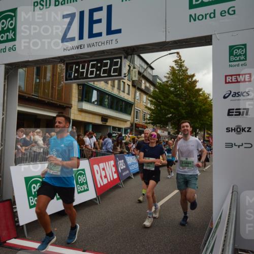 20.09.2026 - PSD Bank Halbmarathon LAZAROV Photography http://msf.ph/oto/10551042 20.09.2026 11:46:21 Ziel 1102, 1637, 1860, 2042, 2066, 2171, 2175, 2374, 2524, 2680, 2769, 2778, 2977, 3366, 3565, 3602, 3626, 4387, 4687 meine-sportfotos.de