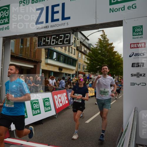20.09.2026 - PSD Bank Halbmarathon LAZAROV Photography http://msf.ph/oto/10551043 20.09.2026 11:46:22 Ziel 1102, 1637, 1860, 2042, 2066, 2171, 2175, 2374, 2524, 2680, 2769, 2778, 2977, 3366, 3565, 3602, 3626, 4387, 4687 meine-sportfotos.de
