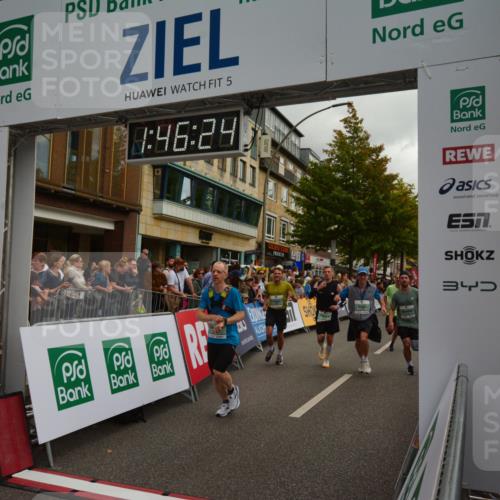 20.09.2026 - PSD Bank Halbmarathon LAZAROV Photography http://msf.ph/oto/10551053 20.09.2026 11:46:23 Ziel 1102, 1860, 2042, 2066, 2171, 2175, 2374, 2524, 2680, 2769, 2778, 2977, 3366, 3408, 3565, 3602, 3626, 4387, 4687 meine-sportfotos.de