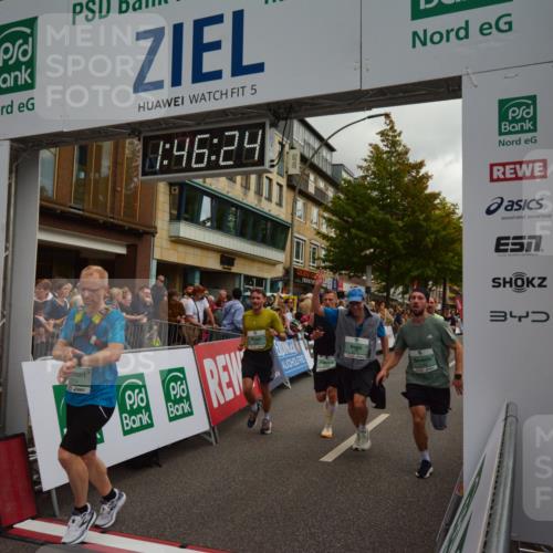 20.09.2026 - PSD Bank Halbmarathon LAZAROV Photography http://msf.ph/oto/10551054 20.09.2026 11:46:24 Ziel 1102, 1860, 2042, 2066, 2171, 2175, 2374, 2524, 2680, 2769, 2778, 2977, 3408, 3425, 3565, 3602, 3626, 4387, 4687 meine-sportfotos.de