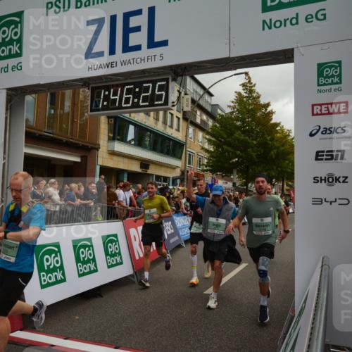 20.09.2026 - PSD Bank Halbmarathon LAZAROV Photography http://msf.ph/oto/10551055 20.09.2026 11:46:24 Ziel 1102, 1860, 2042, 2066, 2171, 2175, 2374, 2524, 2680, 2769, 2778, 2977, 3408, 3425, 3565, 3602, 3626, 4387, 4687 meine-sportfotos.de