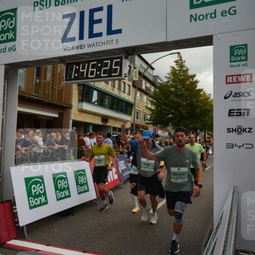 20.09.2026 - PSD Bank Halbmarathon LAZAROV Photography http://msf.ph/oto/10551056 20.09.2026 11:46:24 Ziel 1102, 1860, 2042, 2066, 2171, 2175, 2374, 2524, 2680, 2769, 2778, 2977, 3408, 3425, 3565, 3602, 3626, 4387, 4687 meine-sportfotos.de