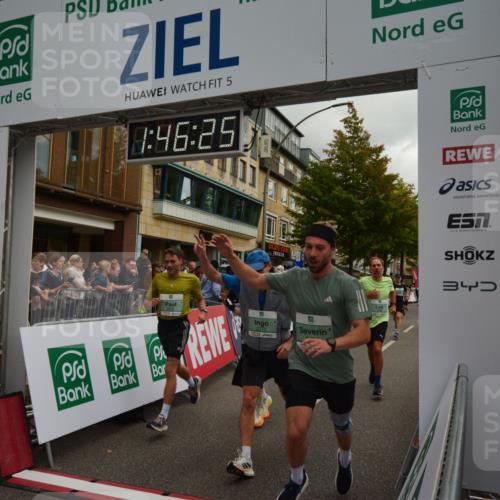 20.09.2026 - PSD Bank Halbmarathon LAZAROV Photography http://msf.ph/oto/10551057 20.09.2026 11:46:24 Ziel 1102, 1860, 2042, 2066, 2171, 2175, 2374, 2524, 2680, 2769, 2778, 2977, 3408, 3425, 3565, 3602, 3626, 4387, 4687 meine-sportfotos.de