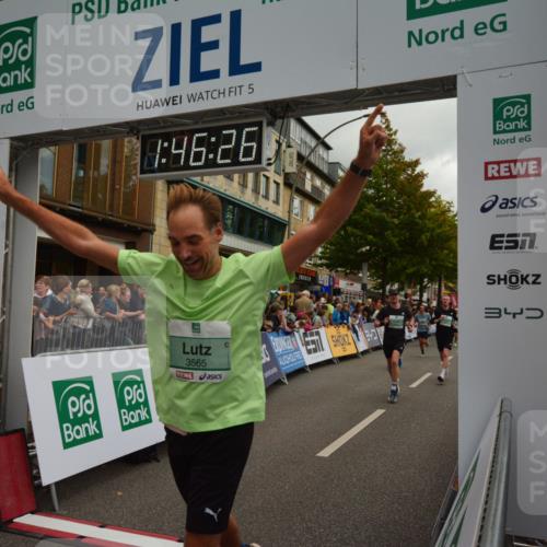 20.09.2026 - PSD Bank Halbmarathon LAZAROV Photography http://msf.ph/oto/10551062 20.09.2026 11:46:26 Ziel 1102, 1860, 2042, 2066, 2171, 2175, 2374, 2524, 2680, 2769, 2778, 2977, 3408, 3425, 3565, 3602, 3626, 4387, 4640, 4687, 4710 meine-sportfotos.de