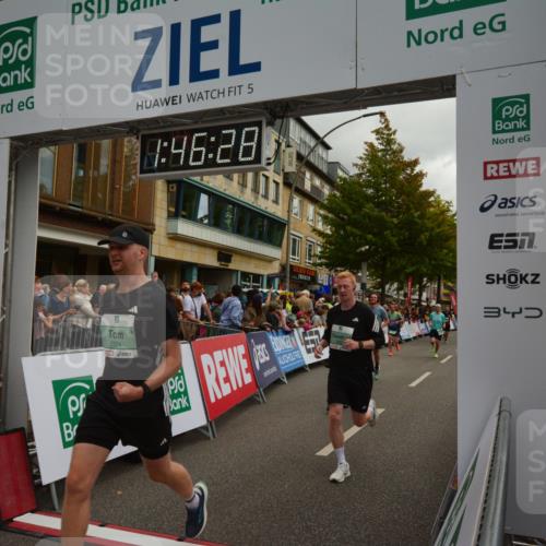 20.09.2026 - PSD Bank Halbmarathon LAZAROV Photography http://msf.ph/oto/10551064 20.09.2026 11:46:28 Ziel 1102, 1860, 2042, 2066, 2171, 2175, 2374, 2524, 2680, 2769, 2778, 2977, 3408, 3425, 3565, 3602, 3626, 4094, 4200, 4387, 4640, 4710 meine-sportfotos.de