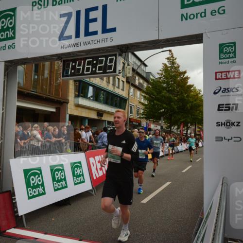 20.09.2026 - PSD Bank Halbmarathon LAZAROV Photography http://msf.ph/oto/10551067 20.09.2026 11:46:28 Ziel 1102, 1860, 2042, 2066, 2171, 2175, 2374, 2524, 2680, 2769, 2778, 2977, 3408, 3425, 3565, 3602, 3626, 4094, 4200, 4387, 4640, 4710 meine-sportfotos.de
