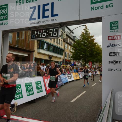 20.09.2026 - PSD Bank Halbmarathon LAZAROV Photography http://msf.ph/oto/10551085 20.09.2026 11:46:35 Ziel 1102, 1527, 1860, 2027, 2066, 2087, 2778, 3226, 3408, 3425, 3790, 4070, 4094, 4200, 4249, 4387, 4640, 4710 meine-sportfotos.de