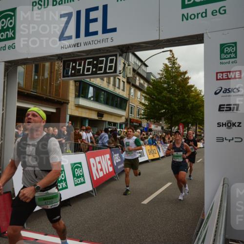 20.09.2026 - PSD Bank Halbmarathon LAZAROV Photography http://msf.ph/oto/10551093 20.09.2026 11:46:37 Ziel 1102, 1527, 2027, 2087, 2773, 2778, 3226, 3408, 3425, 3790, 4070, 4094, 4200, 4249, 4640, 4710 meine-sportfotos.de