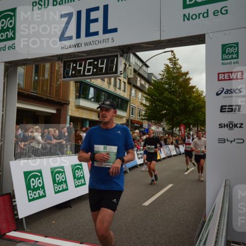 20.09.2026 - PSD Bank Halbmarathon LAZAROV Photography http://msf.ph/oto/10551106 20.09.2026 11:46:41 Ziel 1527, 1876, 2027, 2087, 2773, 3226, 3408, 3425, 3790, 4070, 4094, 4200, 4249, 4566, 4639, 4640, 4710 meine-sportfotos.de