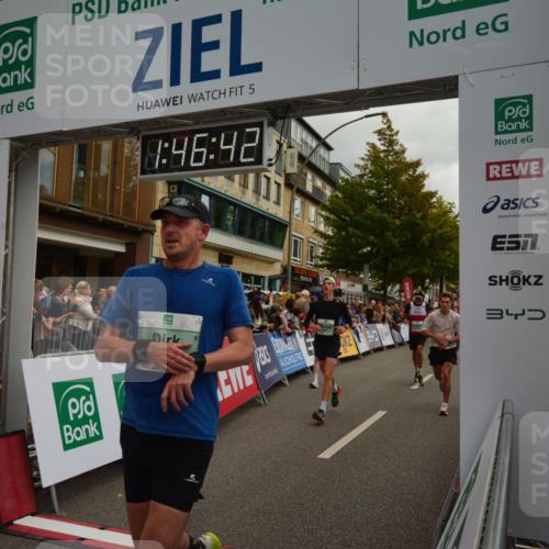 20.09.2026 - PSD Bank Halbmarathon LAZAROV Photography http://msf.ph/oto/10551107 20.09.2026 11:46:41 Ziel 1527, 1876, 2027, 2087, 2773, 3226, 3408, 3425, 3790, 4070, 4094, 4200, 4249, 4566, 4639, 4640, 4710 meine-sportfotos.de