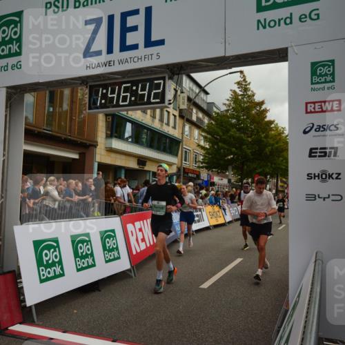 20.09.2026 - PSD Bank Halbmarathon LAZAROV Photography http://msf.ph/oto/10551111 20.09.2026 11:46:42 Ziel 1527, 1810, 1876, 2027, 2087, 2090, 2773, 3226, 3425, 3790, 4001, 4070, 4094, 4200, 4249, 4566, 4639, 4640, 4710 meine-sportfotos.de