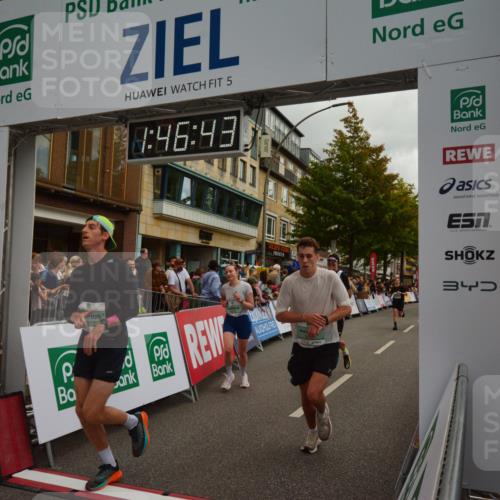 20.09.2026 - PSD Bank Halbmarathon LAZAROV Photography http://msf.ph/oto/10551112 20.09.2026 11:46:42 Ziel 1527, 1810, 1876, 2027, 2087, 2090, 2773, 3226, 3425, 3790, 4001, 4070, 4094, 4200, 4249, 4566, 4639, 4640, 4710 meine-sportfotos.de