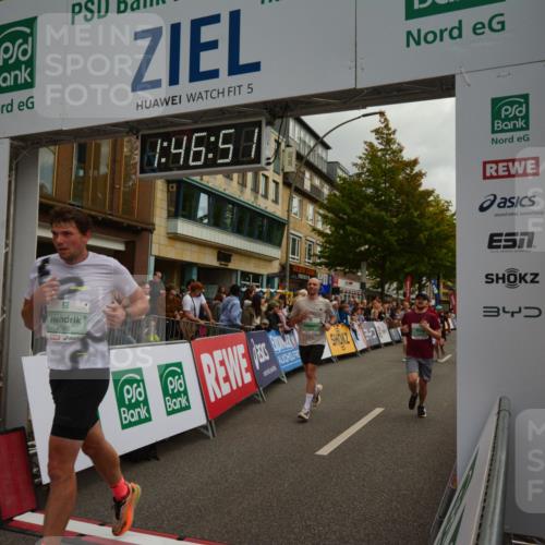 20.09.2026 - PSD Bank Halbmarathon LAZAROV Photography http://msf.ph/oto/10551140 20.09.2026 11:46:51 Ziel 1189, 1527, 1557, 1561, 1810, 1876, 2012, 2090, 2141, 2659, 2773, 3424, 3511, 4001, 4247, 4249, 4566, 4639 meine-sportfotos.de