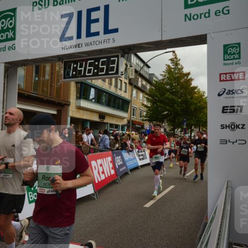 20.09.2026 - PSD Bank Halbmarathon LAZAROV Photography http://msf.ph/oto/10551148 20.09.2026 11:46:52 Ziel 1189, 1527, 1557, 1561, 1810, 1876, 2012, 2090, 2141, 2659, 2773, 2902, 3424, 3511, 4001, 4247, 4249, 4566, 4639 meine-sportfotos.de