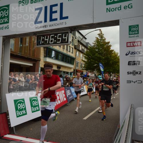 20.09.2026 - PSD Bank Halbmarathon LAZAROV Photography http://msf.ph/oto/10551153 20.09.2026 11:46:53 Ziel 1189, 1527, 1557, 1561, 1810, 1876, 2012, 2090, 2141, 2659, 2773, 2902, 3424, 3511, 4001, 4247, 4566, 4639 meine-sportfotos.de