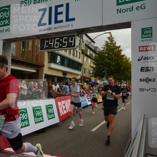 20.09.2026 - PSD Bank Halbmarathon LAZAROV Photography http://msf.ph/oto/10551155 20.09.2026 11:46:54 Ziel 1189, 1557, 1561, 1810, 1876, 2012, 2090, 2141, 2659, 2773, 2902, 3424, 3511, 4001, 4247, 4566, 4639 meine-sportfotos.de