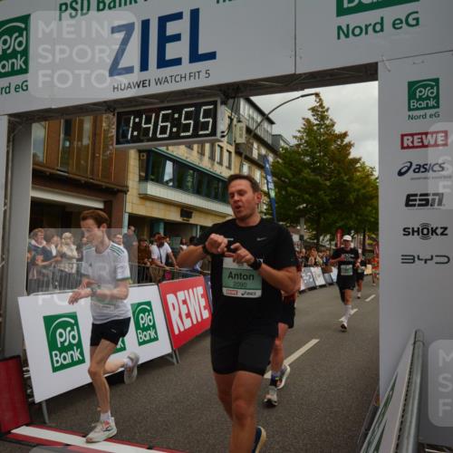 20.09.2026 - PSD Bank Halbmarathon LAZAROV Photography http://msf.ph/oto/10551159 20.09.2026 11:46:54 Ziel 1189, 1557, 1561, 1810, 1876, 2012, 2090, 2141, 2659, 2773, 2902, 3424, 3511, 4001, 4247, 4566, 4639 meine-sportfotos.de