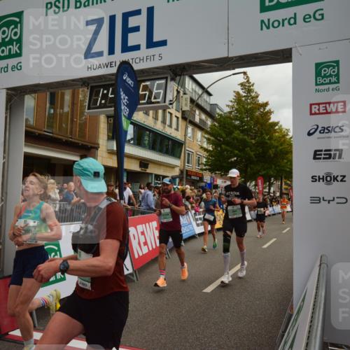 20.09.2026 - PSD Bank Halbmarathon LAZAROV Photography http://msf.ph/oto/10551163 20.09.2026 11:46:55 Ziel 1189, 1557, 1561, 1810, 1876, 2012, 2090, 2141, 2659, 2773, 2902, 3424, 3511, 4001, 4247, 4566, 4639 meine-sportfotos.de