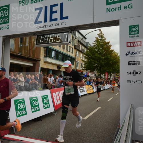 20.09.2026 - PSD Bank Halbmarathon LAZAROV Photography http://msf.ph/oto/10551165 20.09.2026 11:46:56 Ziel 1189, 1557, 1561, 1810, 1876, 2012, 2090, 2141, 2659, 2902, 3424, 3511, 4001, 4247, 4566, 4639 meine-sportfotos.de