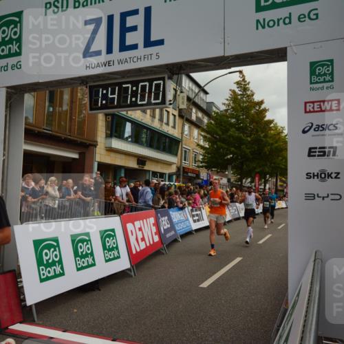20.09.2026 - PSD Bank Halbmarathon LAZAROV Photography http://msf.ph/oto/10551177 20.09.2026 11:46:59 Ziel 1189, 1557, 1561, 1810, 1822, 2012, 2090, 2141, 2659, 2902, 3381, 3424, 3511, 4001, 4247, 4555 meine-sportfotos.de