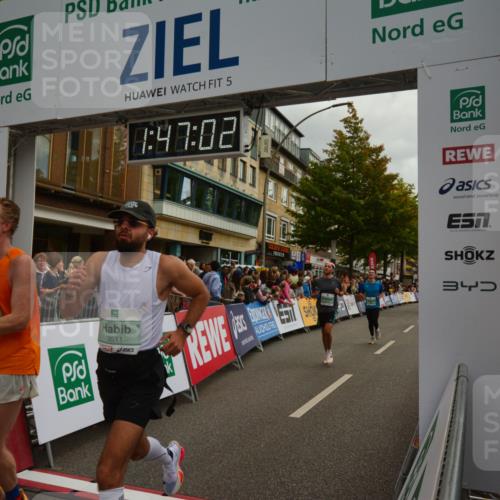 20.09.2026 - PSD Bank Halbmarathon LAZAROV Photography http://msf.ph/oto/10551181 20.09.2026 11:47:01 Ziel 1189, 1557, 1561, 1822, 2012, 2141, 2659, 2902, 3381, 3424, 3511, 4247, 4555 meine-sportfotos.de