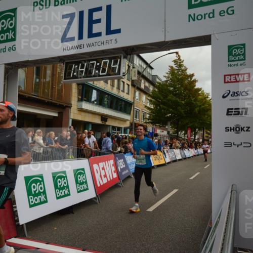 20.09.2026 - PSD Bank Halbmarathon LAZAROV Photography http://msf.ph/oto/10551188 20.09.2026 11:47:03 Ziel 1189, 1561, 1822, 2012, 2141, 2902, 3381, 3511, 4555, 4730 meine-sportfotos.de