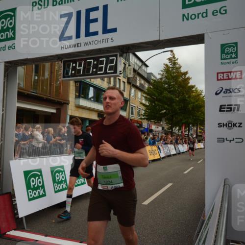 20.09.2026 - PSD Bank Halbmarathon LAZAROV Photography http://msf.ph/oto/10551238 20.09.2026 11:47:32 Ziel 1234, 2074, 2462, 2583, 2859, 3562, 3914, 4481, 4655 meine-sportfotos.de