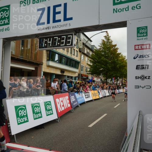 20.09.2026 - PSD Bank Halbmarathon LAZAROV Photography http://msf.ph/oto/10551242 20.09.2026 11:47:32 Ziel 1234, 2074, 2462, 2583, 2859, 3562, 3914, 4481, 4655 meine-sportfotos.de