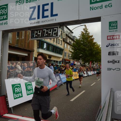 20.09.2026 - PSD Bank Halbmarathon LAZAROV Photography http://msf.ph/oto/10551246 20.09.2026 11:47:41 Ziel 1661, 1712, 2074, 2177, 2583, 2828, 2836, 2859, 3239, 3330, 3504, 3586, 3914, 4262, 4662 meine-sportfotos.de