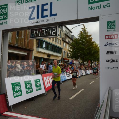 20.09.2026 - PSD Bank Halbmarathon LAZAROV Photography http://msf.ph/oto/10551249 20.09.2026 11:47:42 Ziel 1661, 1712, 2074, 2177, 2828, 2836, 2859, 3239, 3330, 3504, 3586, 3914, 4248, 4262, 4662 meine-sportfotos.de