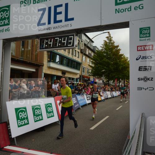 20.09.2026 - PSD Bank Halbmarathon LAZAROV Photography http://msf.ph/oto/10551250 20.09.2026 11:47:42 Ziel 1661, 1712, 2074, 2177, 2828, 2836, 2859, 3239, 3330, 3504, 3586, 3914, 4248, 4262, 4662 meine-sportfotos.de