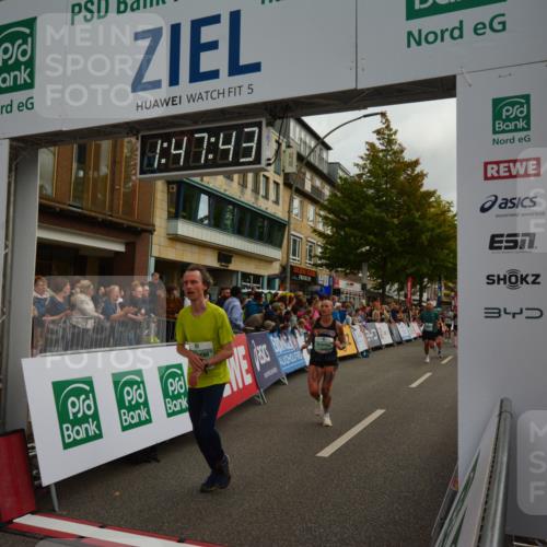 20.09.2026 - PSD Bank Halbmarathon LAZAROV Photography http://msf.ph/oto/10551251 20.09.2026 11:47:42 Ziel 1661, 1712, 2074, 2177, 2828, 2836, 2859, 3239, 3330, 3504, 3586, 3914, 4248, 4262, 4662 meine-sportfotos.de