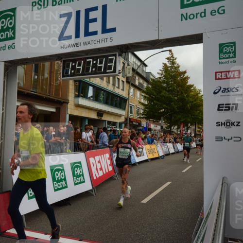 20.09.2026 - PSD Bank Halbmarathon LAZAROV Photography http://msf.ph/oto/10551253 20.09.2026 11:47:43 Ziel 1661, 1712, 2074, 2177, 2828, 2836, 2859, 3239, 3330, 3504, 3586, 3914, 4248, 4262, 4622, 4662 meine-sportfotos.de