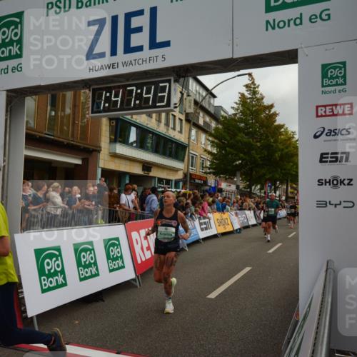 20.09.2026 - PSD Bank Halbmarathon LAZAROV Photography http://msf.ph/oto/10551254 20.09.2026 11:47:43 Ziel 1661, 1712, 2074, 2177, 2828, 2836, 2859, 3239, 3330, 3504, 3586, 3914, 4248, 4262, 4622, 4662 meine-sportfotos.de