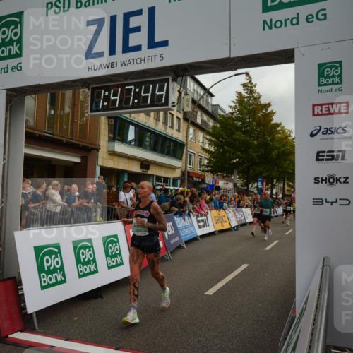 20.09.2026 - PSD Bank Halbmarathon LAZAROV Photography http://msf.ph/oto/10551255 20.09.2026 11:47:43 Ziel 1661, 1712, 2074, 2177, 2828, 2836, 2859, 3239, 3330, 3504, 3586, 3914, 4248, 4262, 4622, 4662 meine-sportfotos.de
